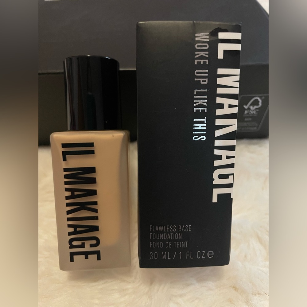 IL Makiage Woke Up Like This Foundation #40